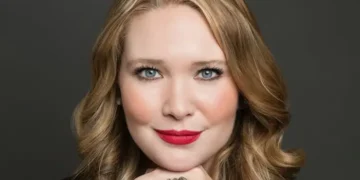 sarah j maas net worth